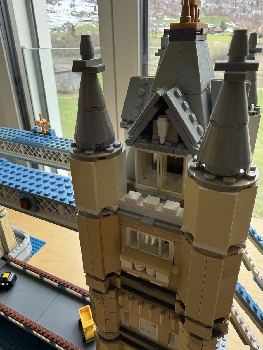 Lego Kit di costruzioni: LEGO Tower Bridge 10214 + Erweiterung  – Usato da Nidfurn venduto da suter.glarus 3