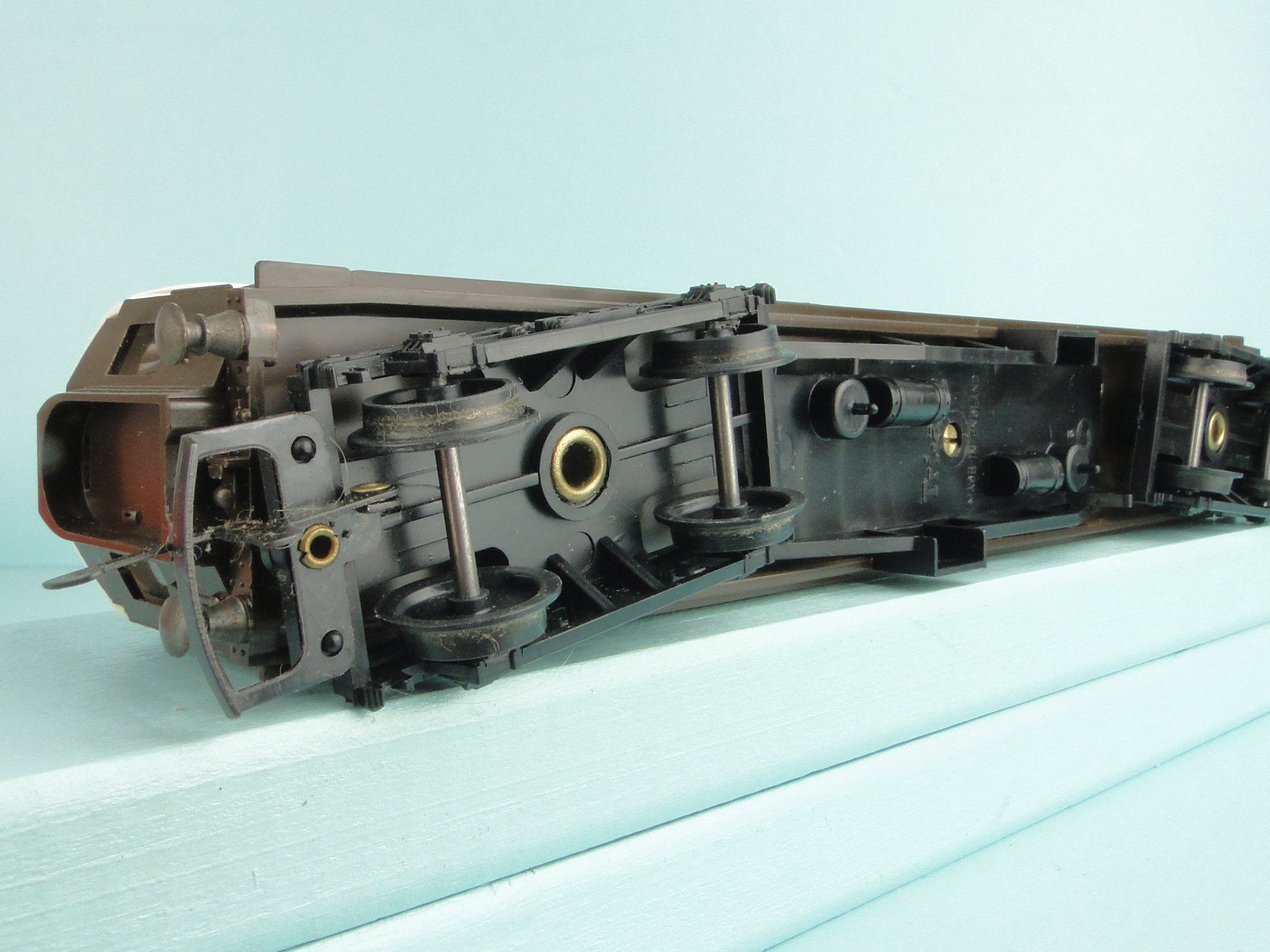 Hornby Modellini di ferrovie: Hornby R 477 LNER Coach – Usato da Bülach venduto da cann11 1