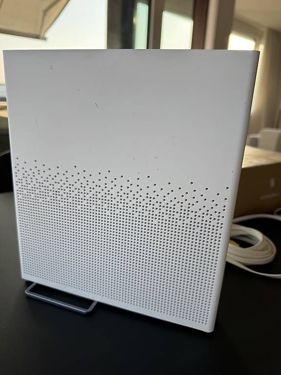Modems & Routeurs: Swisscom Intenetbox 4 – D'occasion à Uitikon Waldegg par jacques24