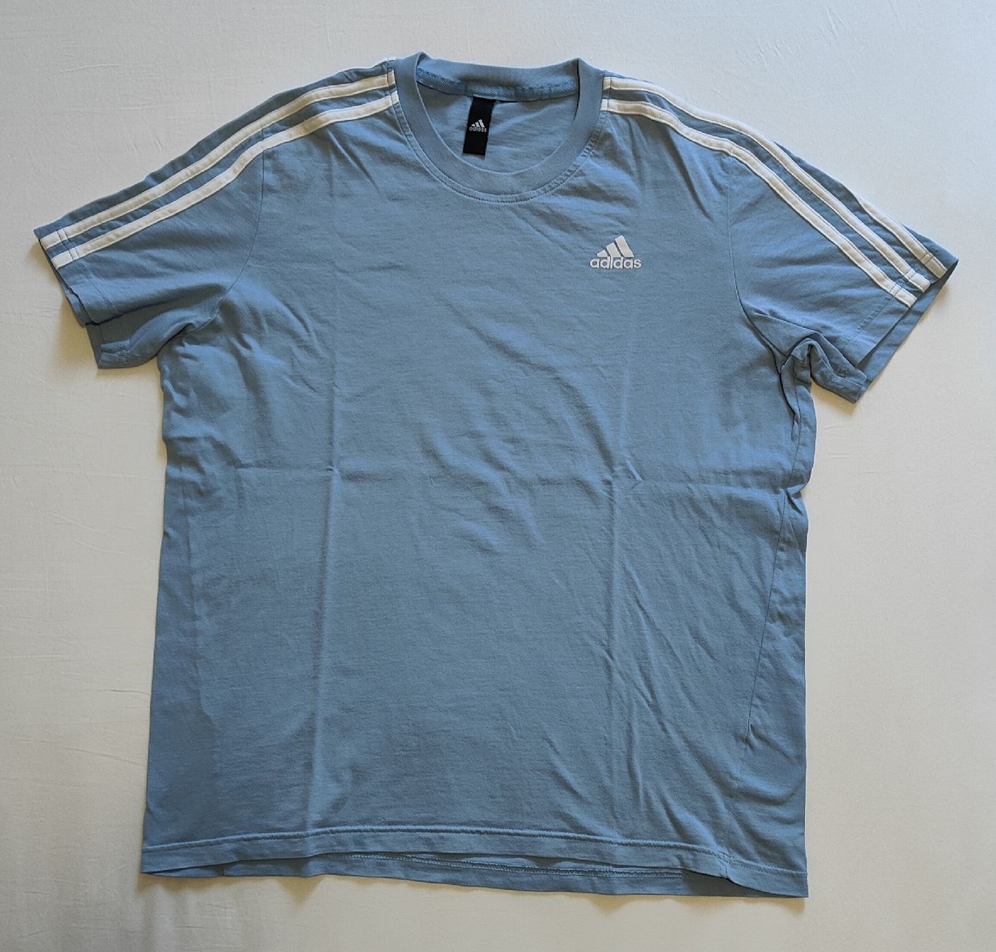 Adidas T-Shirts: ADIDAS T-Shirt – Gebraucht aus Lugano von claudio.luga