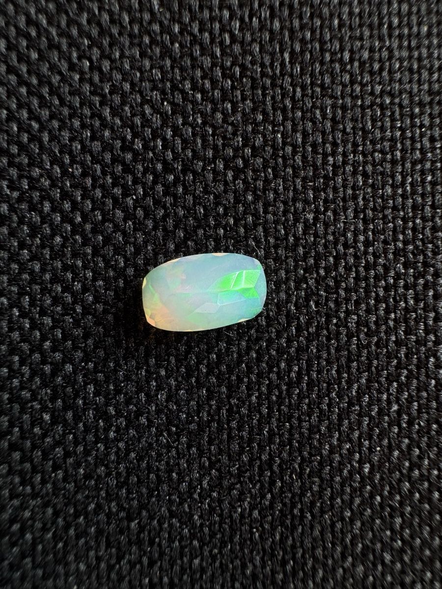 Pierres précieuses: Äthiopischer Opal 0.85ct – Neuf avec emballage d'origine à Wängi par Horus90 2