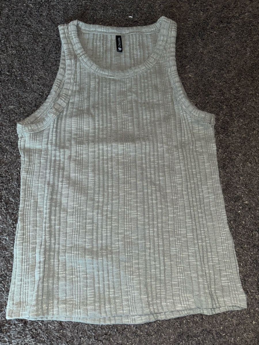 Top: Top – Usato da Itingen venduto da jessi811