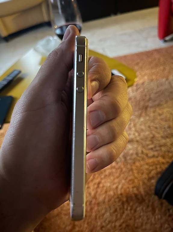 Portables: iPhone  – D'occasion à FIschbach-Göslikon par Ajnei 3