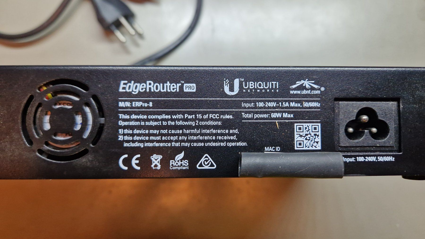 Ubiquiti Modems & Router: Ubiquiti EdgeRouter Pro ERP08 – Gebraucht aus Winterthur von zserg 2