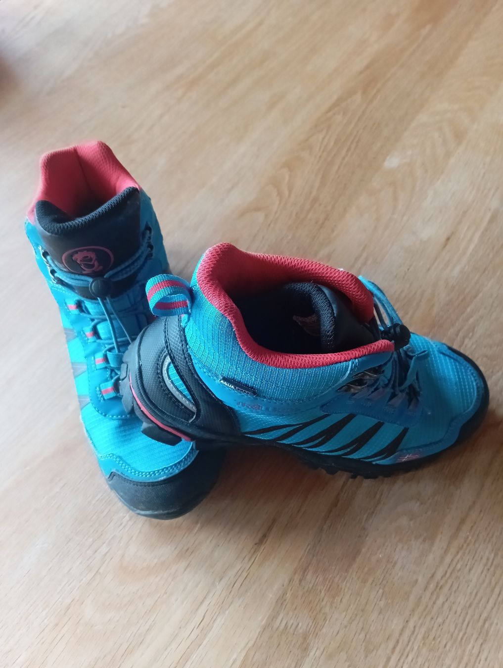Scarpe per ragazzi: Wanderschuhe Trollkids Gr.39 – Usato da Aeschlen ob Gunten venduto da Cugi