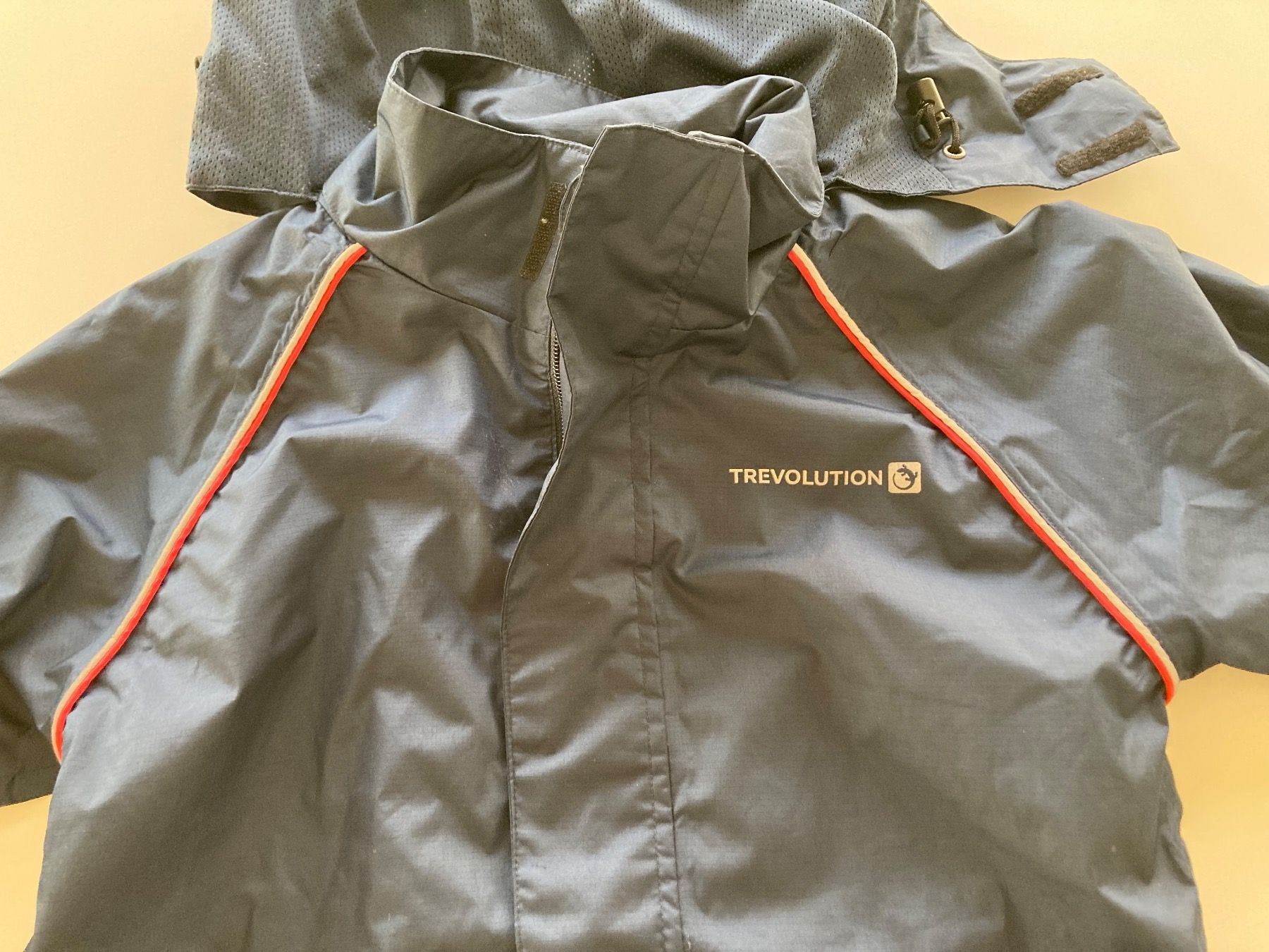 Trevolution Giacche & Cappotti: Coupe vent, kway trevolution taille 140 – Usato da Sion venduto da jerermy1911 1