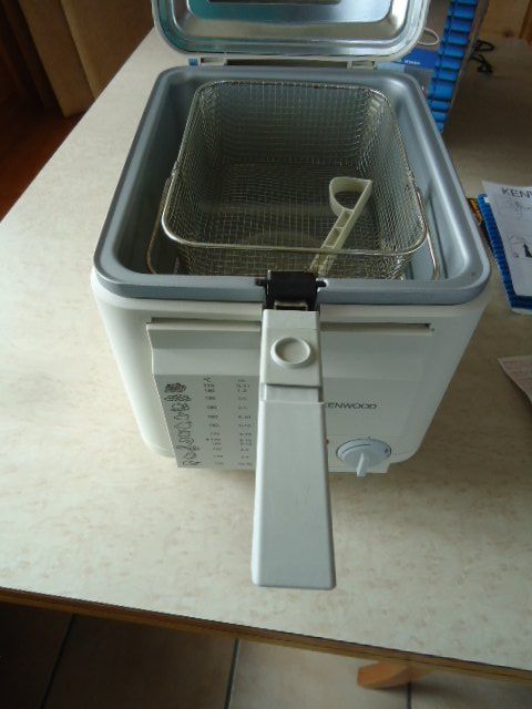 Kenwood Appareils de cuisine: Friteuse Kenwood – D'occasion à Stein AR par dylesi 3