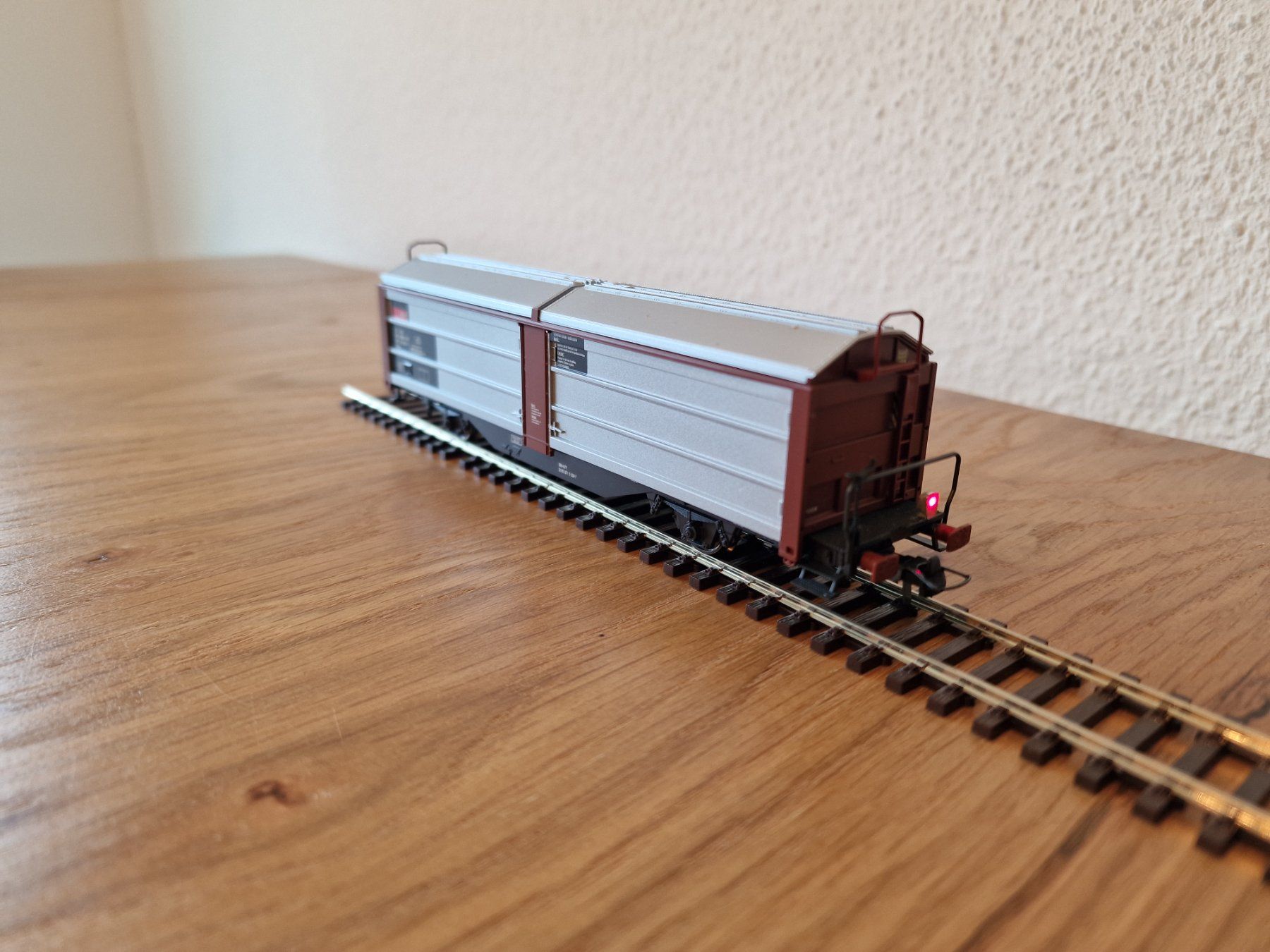 Roco Modellini di ferrovie: SBB Roco Schiebewandwagen H0 mit Blinklicht – Usato da Matten b. Interlaken venduto da lor_hr9w 2
