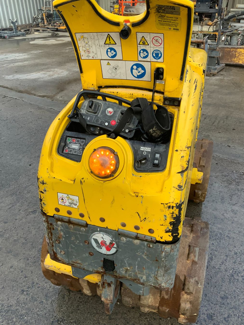 Wacker Neuson Tutte le macchine: Grabenwalze Wacker Neuson RTL 82-SC3 – Difettoso da Regensdorf venduto da MAGZH 4