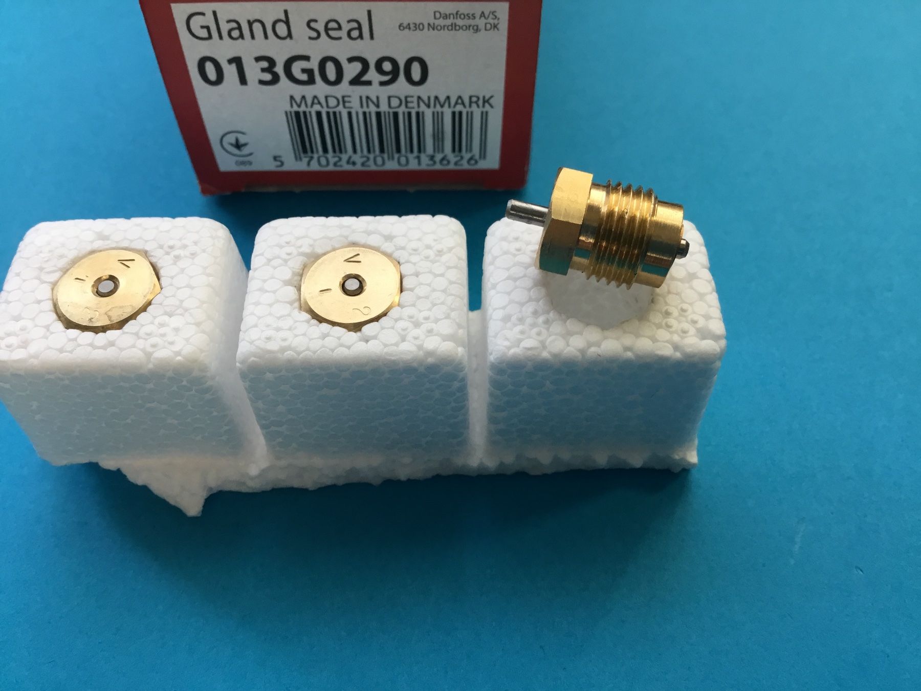 Radiatori: DANFOSS,3 Stopfbuchse zu RA Thermostat Ventilen – Nuovo e nell'imballaggio originale da St. Margrethen SG venduto da alfapeugeot10 2
