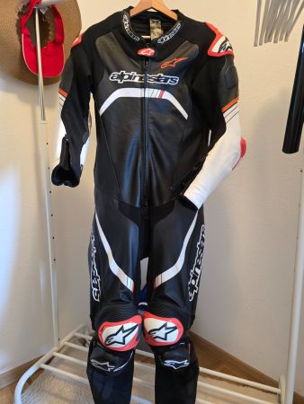 Top Zustand! Alpinestars GP Tech v4 Gr. 50 + Rückenprotektor