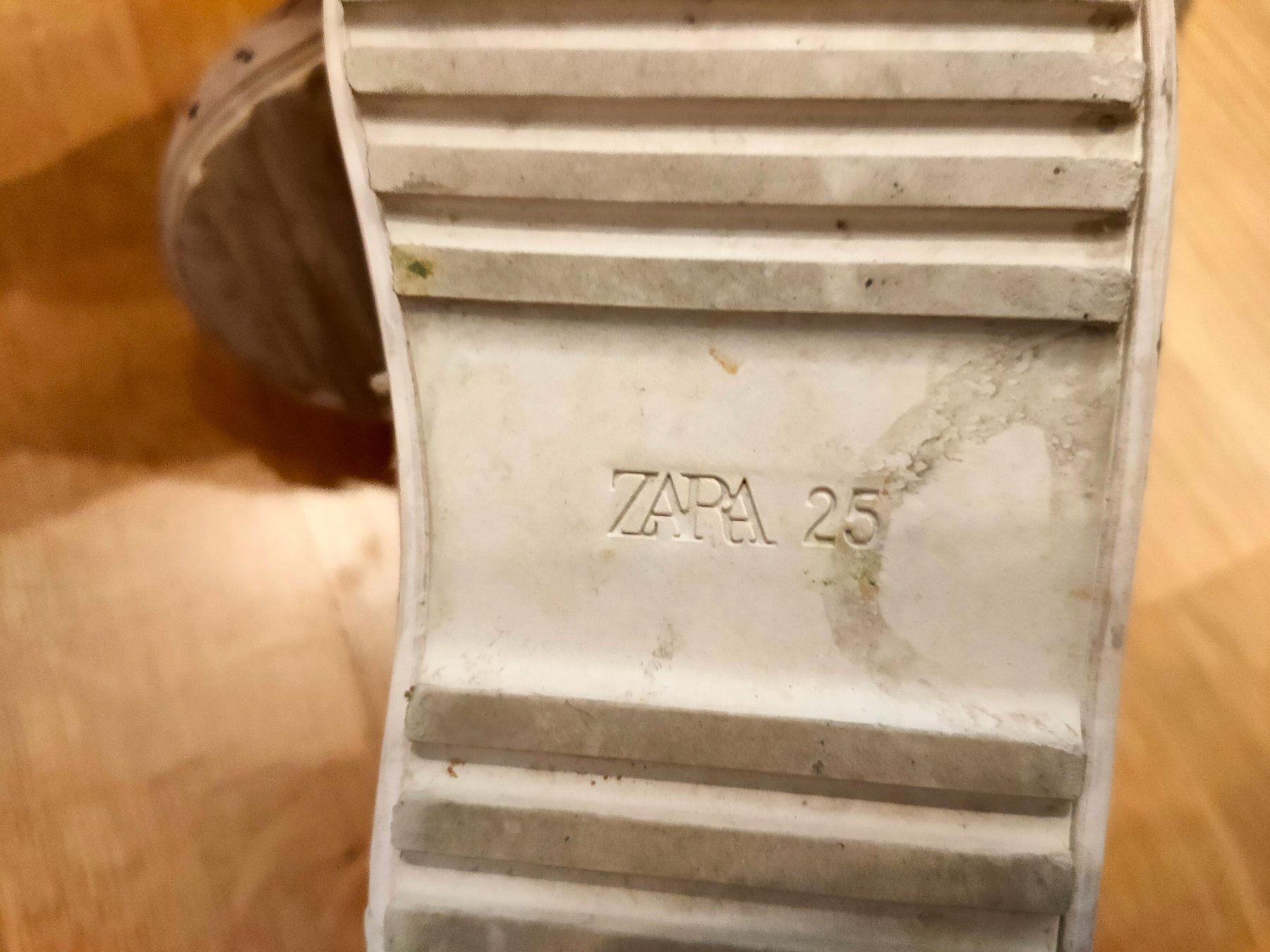 Zara Scarpe per ragazze: Schuhe von Zara Grösse 25 – Usato da Regensdorf venduto da Donaldduck0907 4