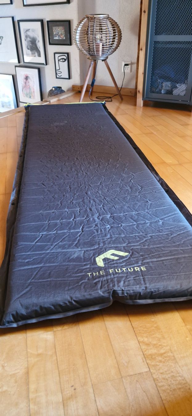 Matratzen: Isomatte "The Future" mit Topper von King-Camp – Gebraucht aus Hinwil von Tigae