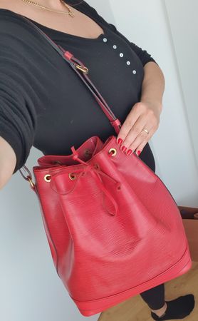 Louis Vuitton Grand Sac Noe Epi Leder Rot.