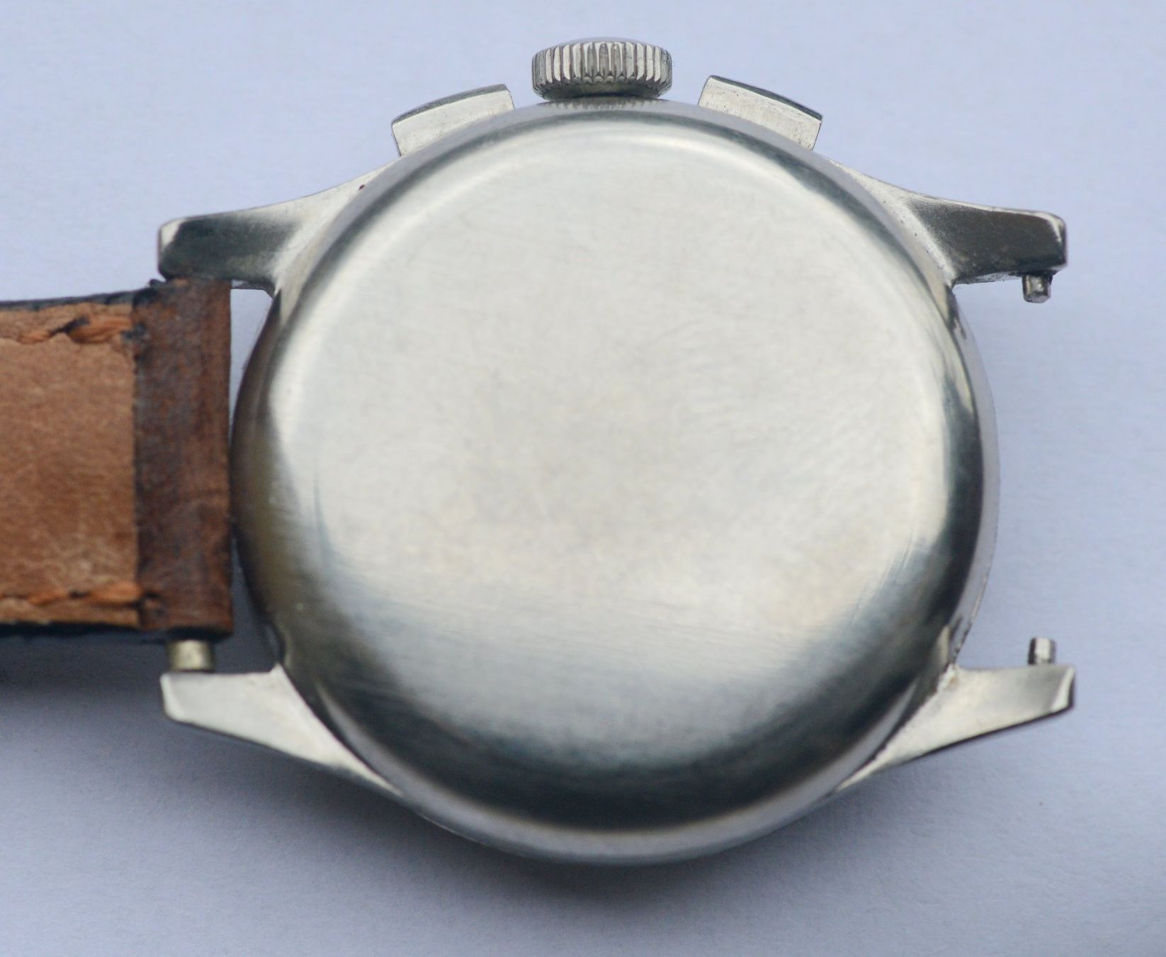 Universal Genève Uhren: Petit chrono "Compur" de la marque "Universal Genève" – Gebraucht aus Neuchâtel von  2