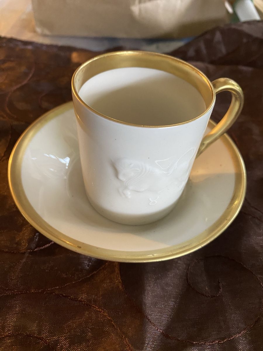 Set di piatti: Edle Tasse mit Untersetzer – Usato da Murgenthal venduto da anmedlung