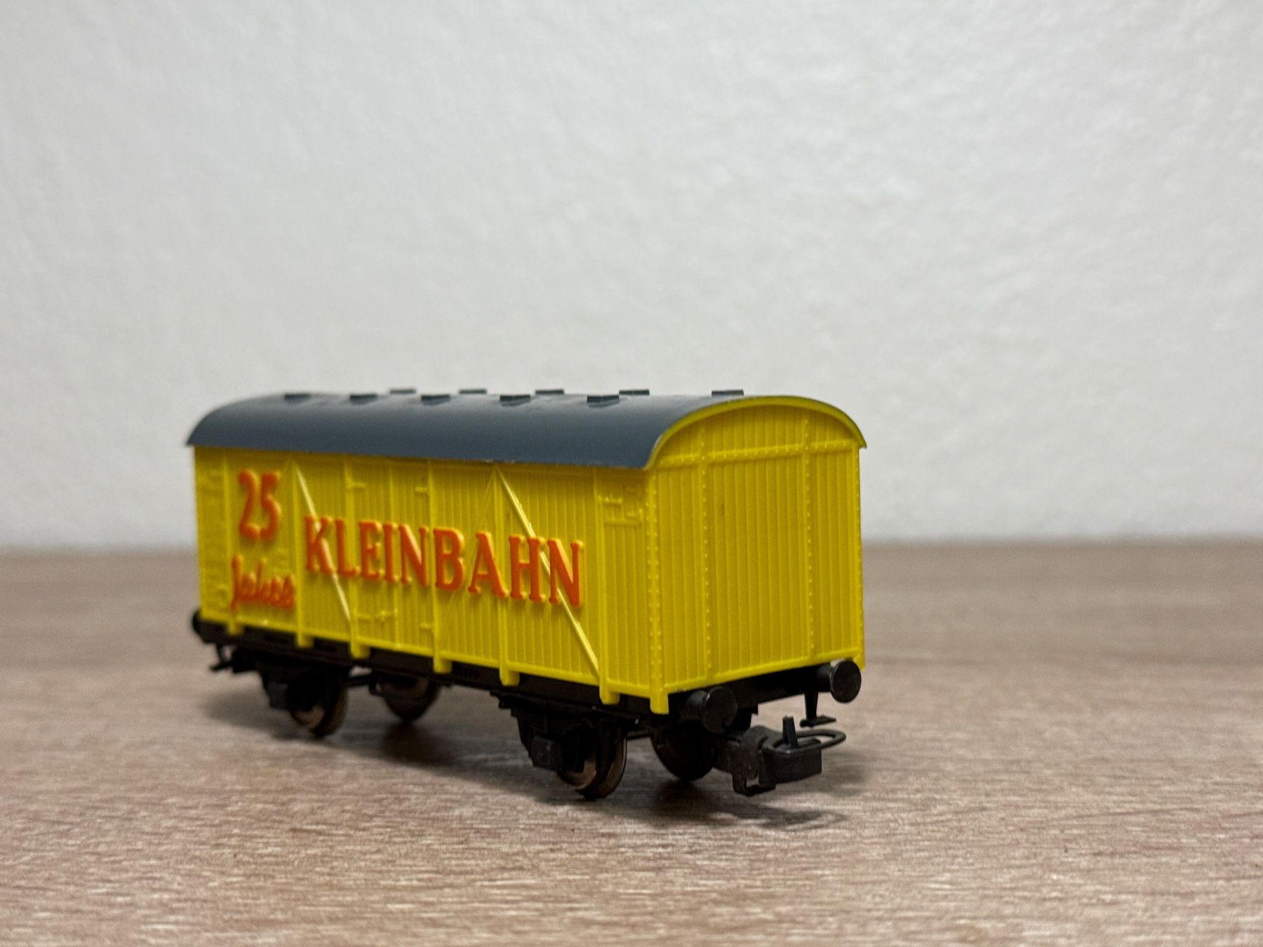 Kleinbahn Modellini di ferrovie: Kleinbahn Güterwagen H0 (29) – Usato da St-Aubin-Sauges venduto da tantome 3