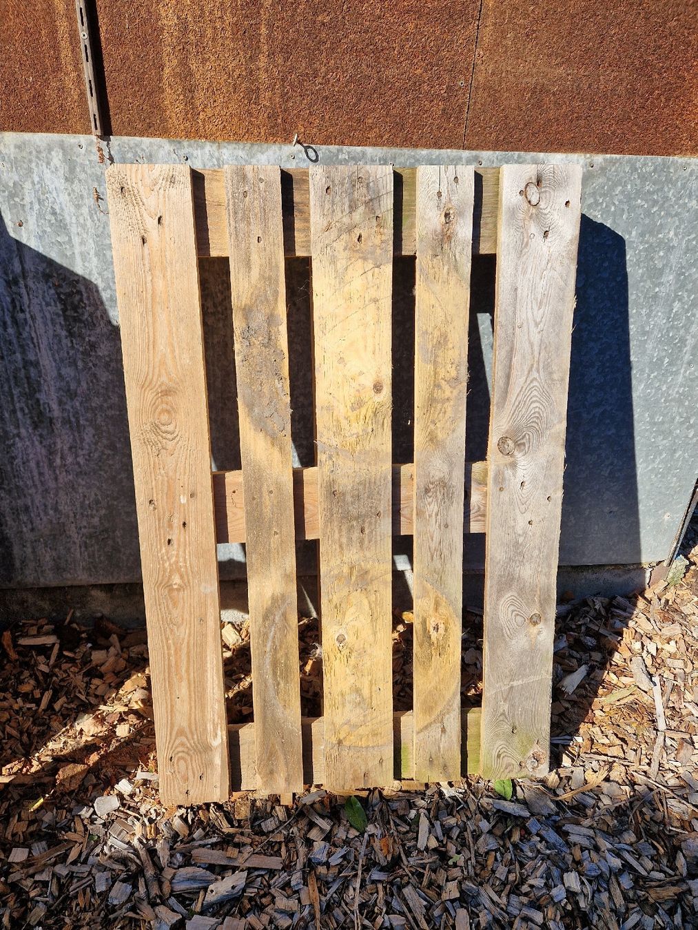 Pallets: Palette en bois – Usato da St-Maurice venduto da lau_9f7s