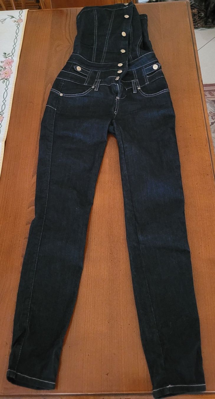 Liu Jo Tute: Schwarzer Jeans-Overall, Marke LIUJO Grösse S – Usato da Volketswil venduto da ald_2x9b