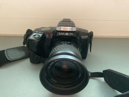 Minolta Dynax 5000i MIT Minolta AF 28-80mm 3,5-5,6 Linse