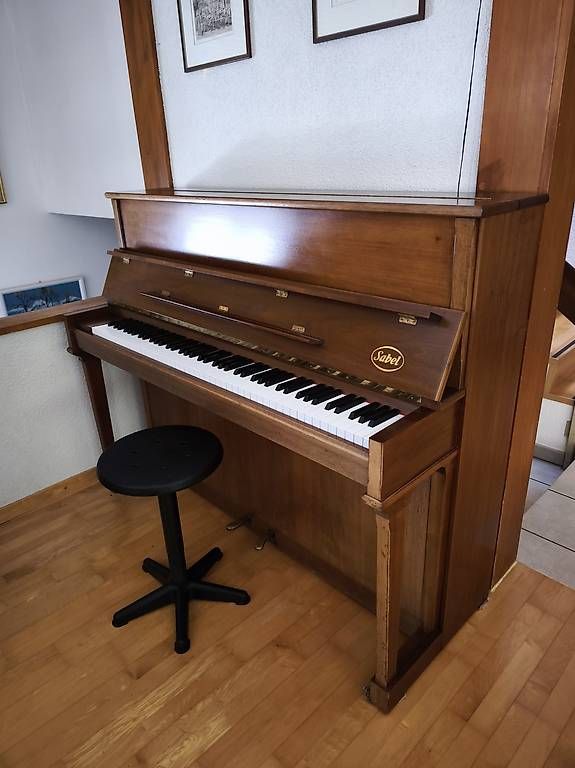 Strumenti musicali: Sabel Klavier – Usato da Rorschacherberg venduto da flower117