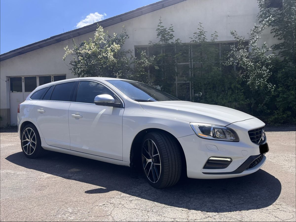 Volvo Automobili: Volvo v60 D4 awd  – Usato da Mont-de-Buttes venduto da Broussailles 3
