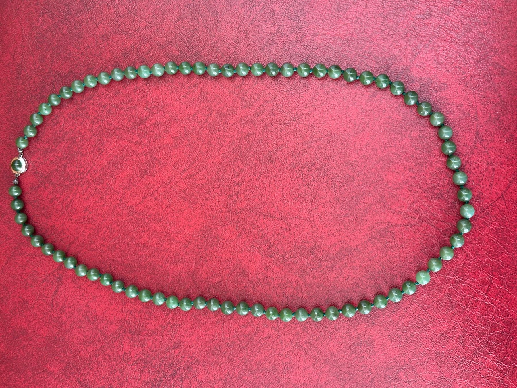 Ketten: Vintage Jade Kette mit Silberverschluss – Gebraucht aus Herbriggen von Sehrazade 1