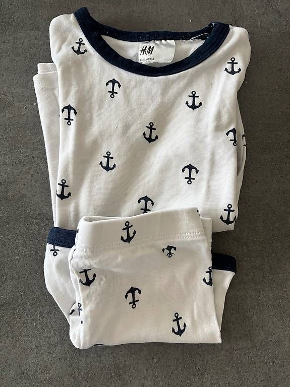 H&M Pigiama & Simili: Pyjama court, taille 98-104 – Usato da Chapelle-s-Moudon venduto da vanesso