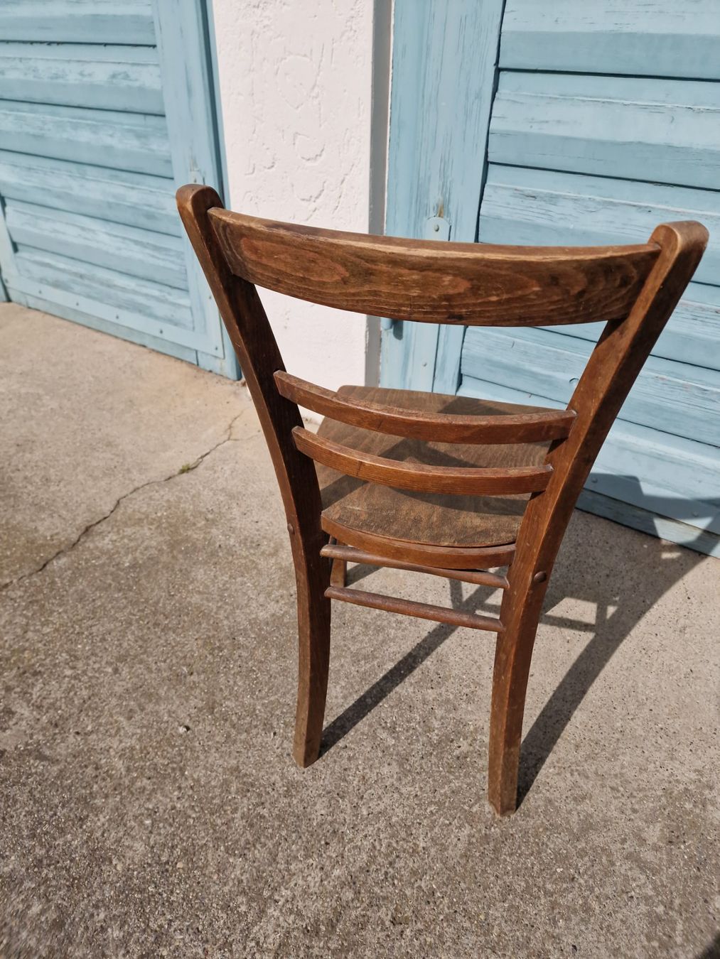Chaises: Alter Holzstuhl – D'occasion à Hallau par CHACLA 1