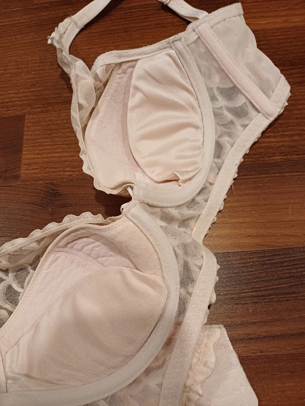 Altra biancheria intima: BH – Usato da Winterthur venduto da Smily-_- 3