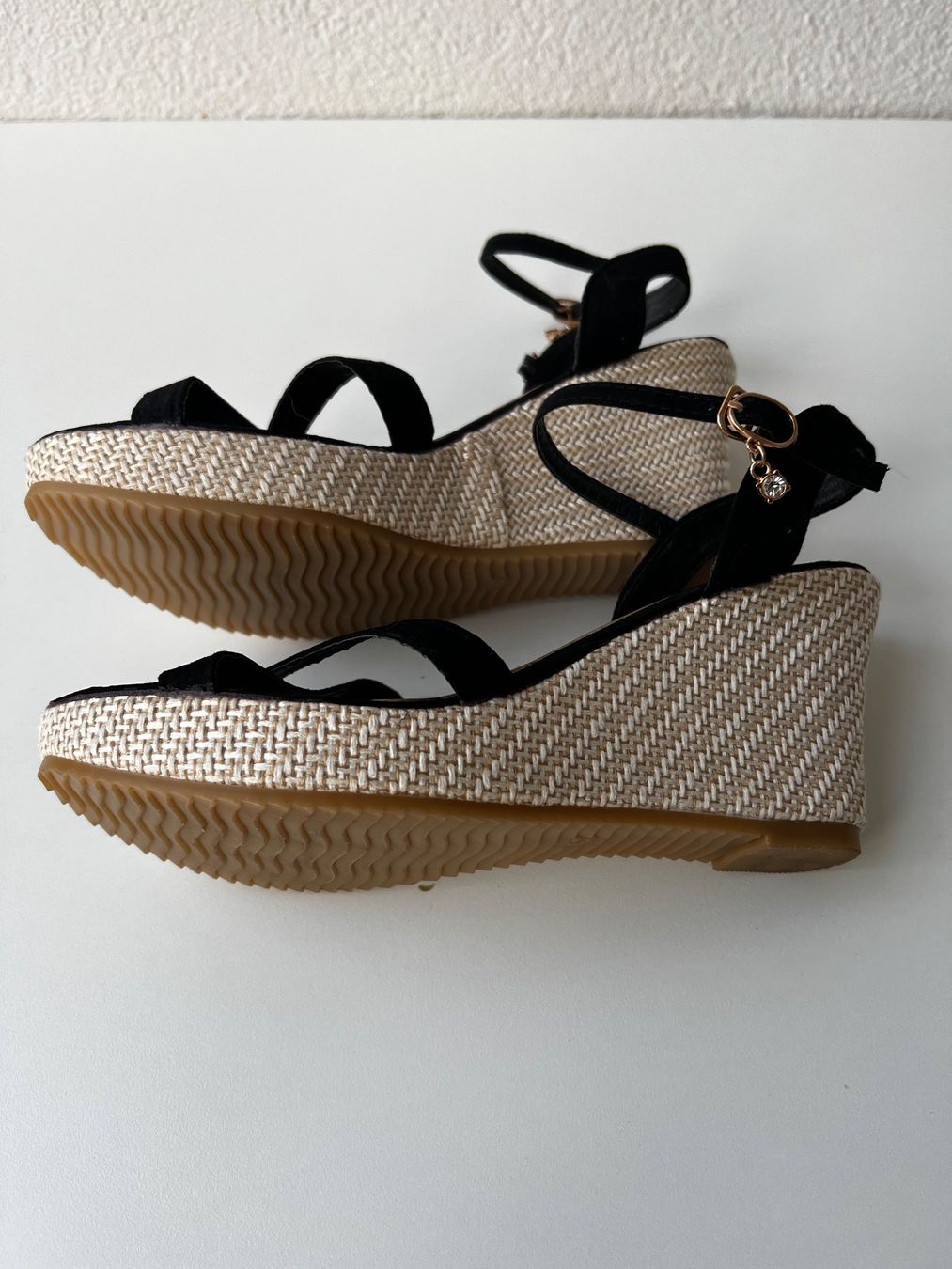 Scarpe da donna: 2x Sandalen schwarz Gr. 40 – Usato da Aarau venduto da Obdulia 6
