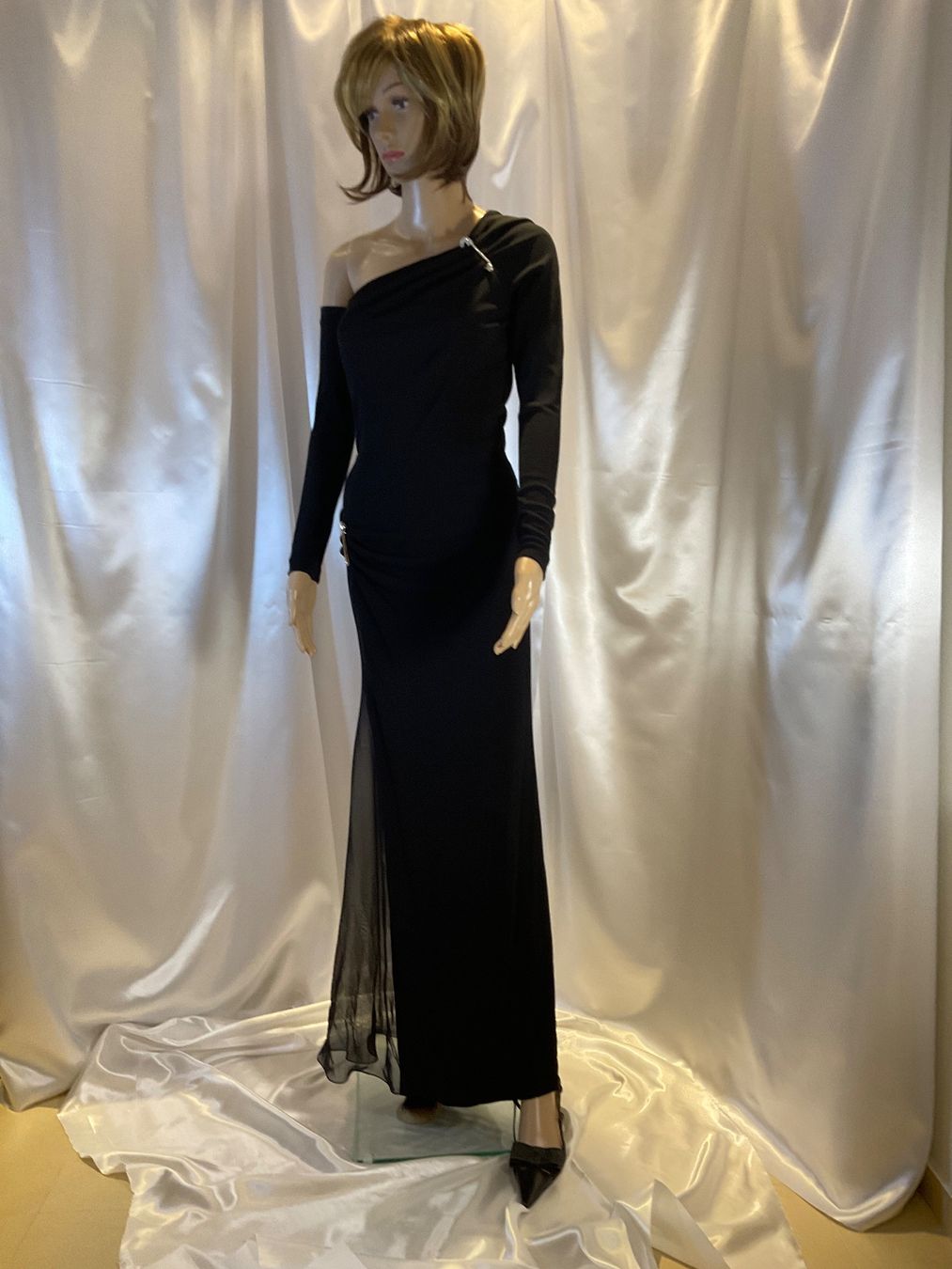 Vestiti: Abendkleid schwarz in Grösse 38-40. – Usato da Mariastein venduto da u_n_6s5w 2