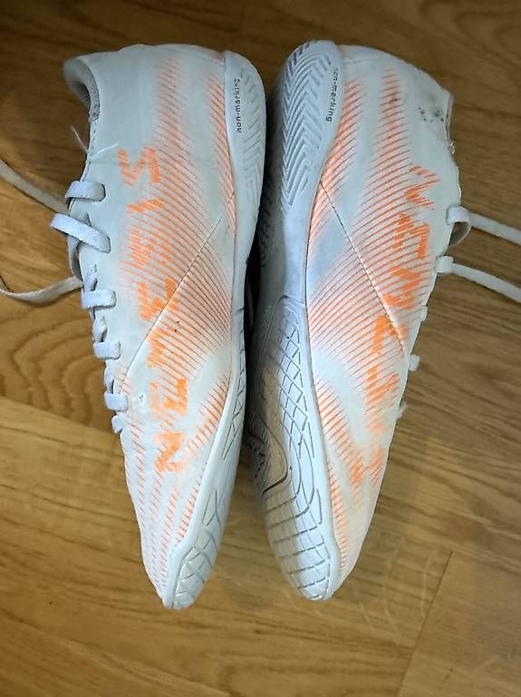 Scarpe per ragazzi: Fussball schuhe Kinder 36 – Usato da Basel venduto da momo.st 2