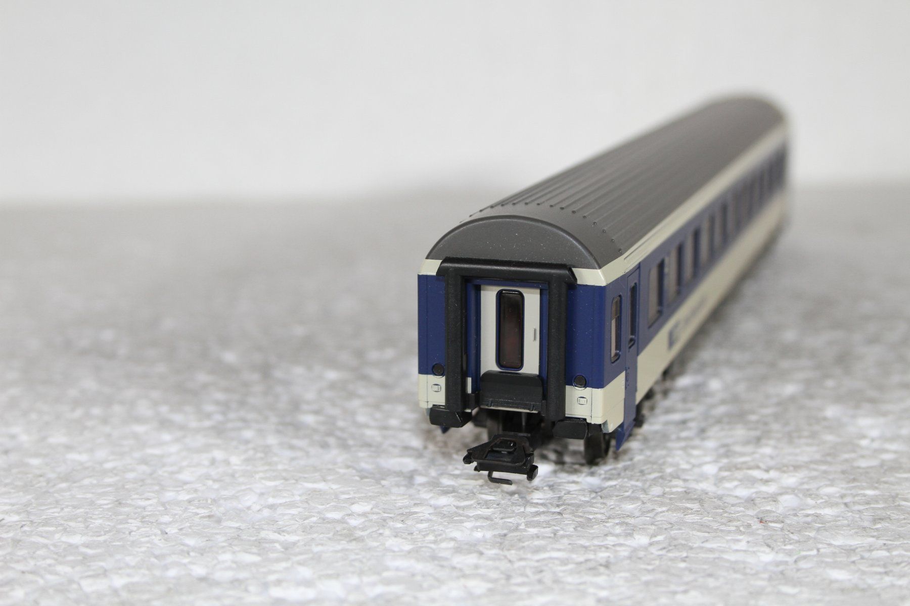 Märklin Modellini di ferrovie: Märklin 4218 BLS 2. Kl. – Usato da Triesen venduto da gleis8 4