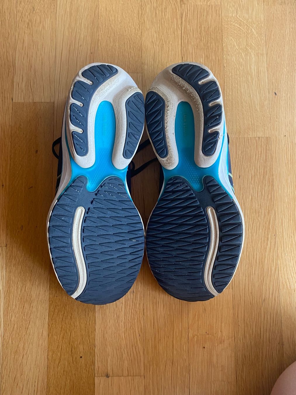 Mizuno Scarpe da uomo: Laufschuhe Mizuno Grösse 42 – Usato da Trin-Mulin venduto da Tintengoldfisch 2