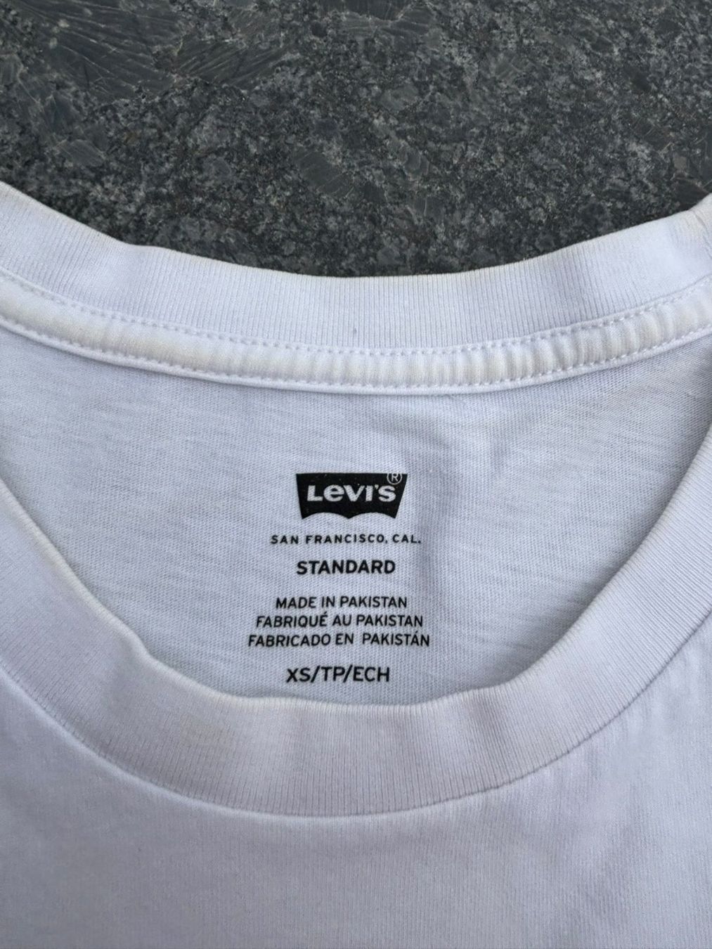 Levi's Camicie, T-shirt & Polo: Levis T-Shirt weiss – Usato da Hausen AG venduto da Flak 2