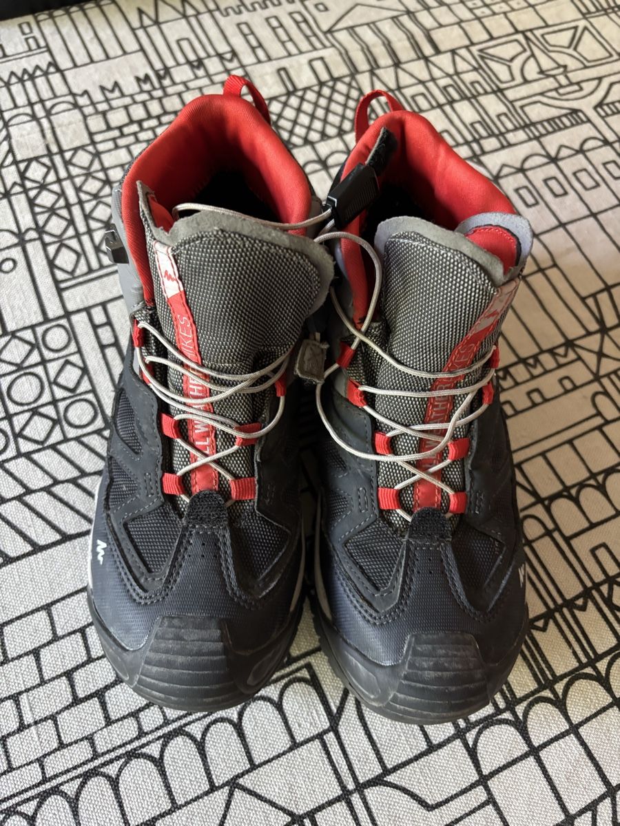 Decathlon Scarpe da uomo: Neuwertige Wanderstiefel Gr. 35 – Nuovo (secondo la descrizione) da Cham venduto da MC_0605