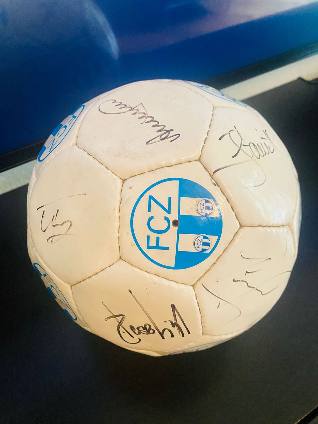 Palloni: FCZ Ball aus den 2000 er Jahr – Usato da Zürich venduto da Sisisusu 7