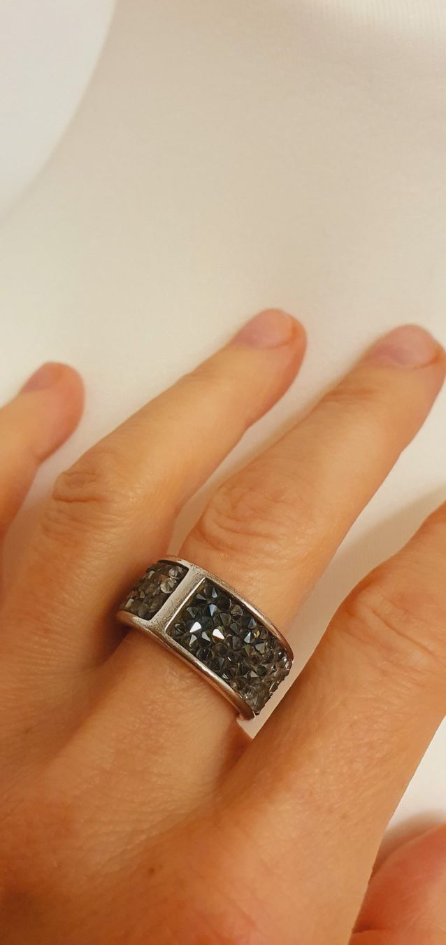 Anelli: Ring mit Steinchen Modeschmuck Gr 17=54 – Usato da Stansstad venduto da InStyle8