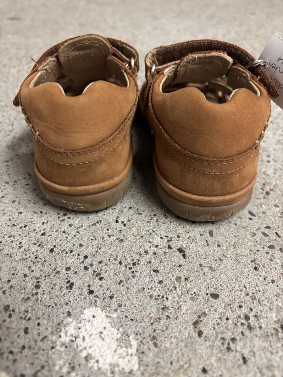 Elefanten Schuhe für Jungen: Elefanten Kinder Sandalen, Grösse 24 – Gebraucht aus Büren an der Aare von Nikito2001 1