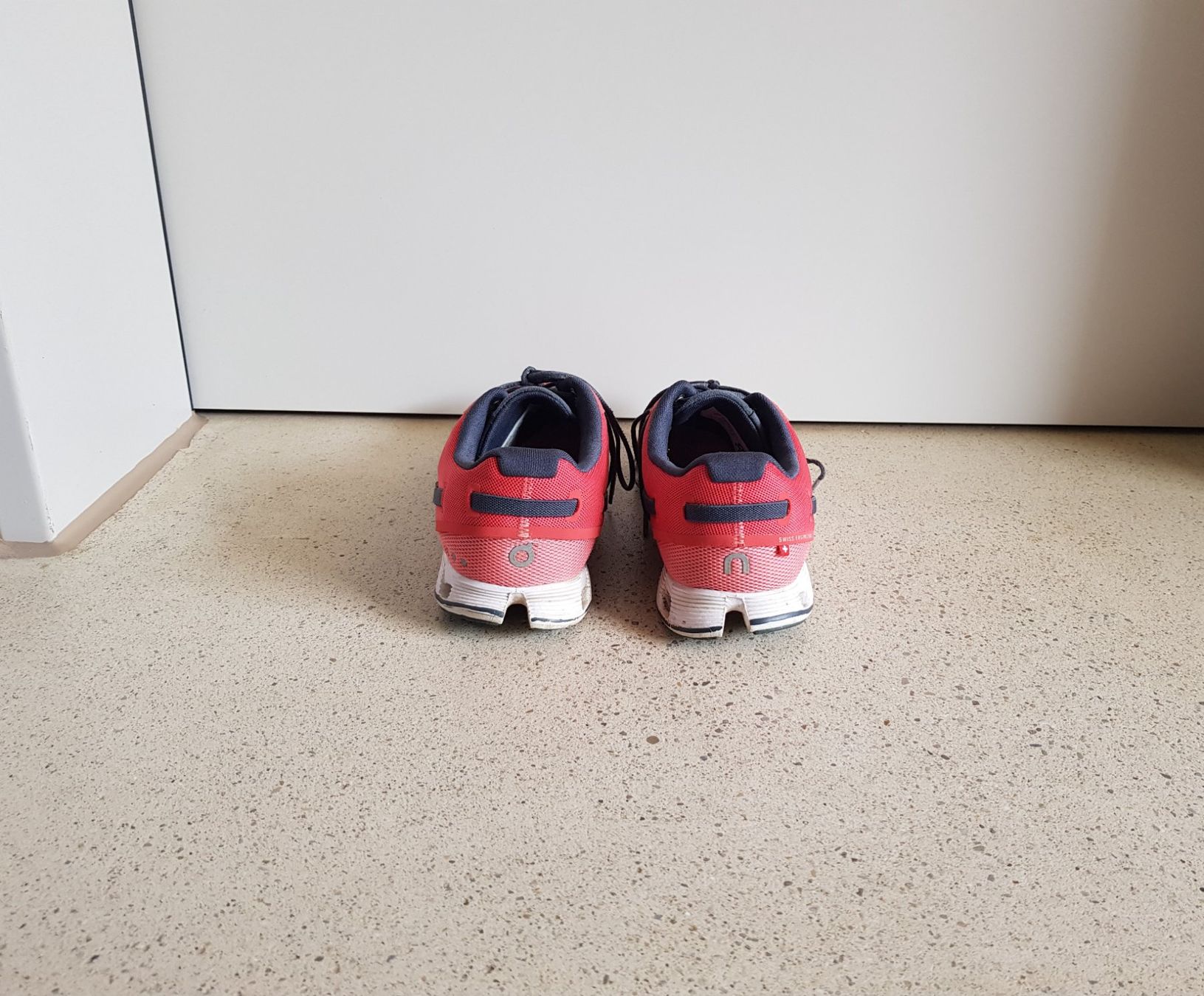 Scarpe da donna: ON Damen Laufschuh Grösse 40 – Usato da Basel venduto da chien008 2