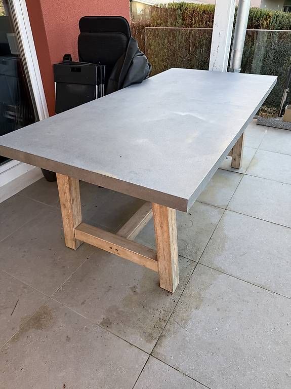 Tische: Outdoor Tisch massiv  – Gebraucht aus Stein AG von man_n6w8 1