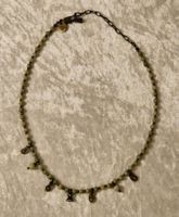 Vintage Kette DYRBERG/KERN grüne Steinperlen & Kupfer Charms