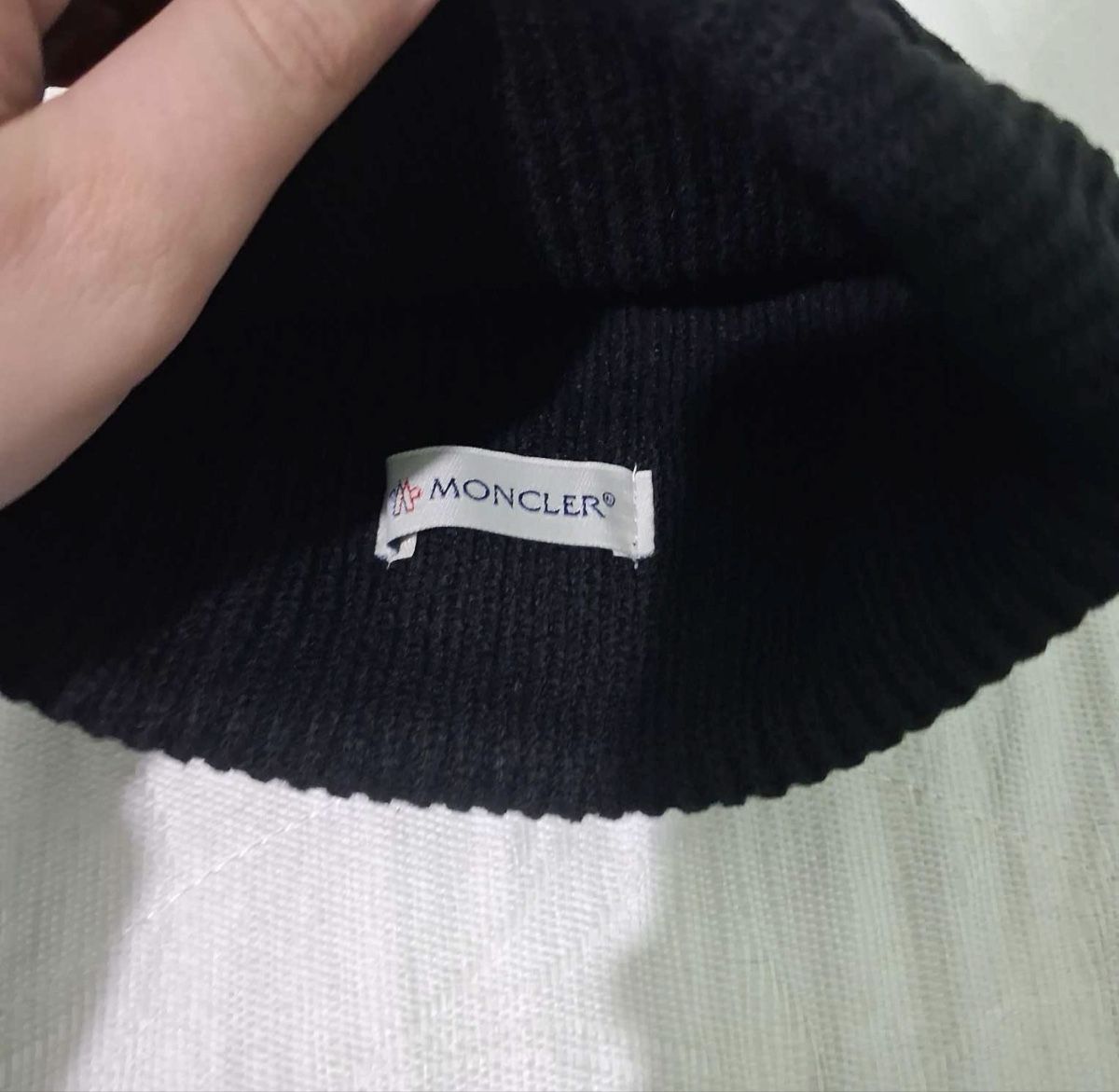 Moncler Hüte, Mützen & Caps: Bonnet Moncler  – Neu und originalverpackt aus Neuchâtel von xiao_bei 1