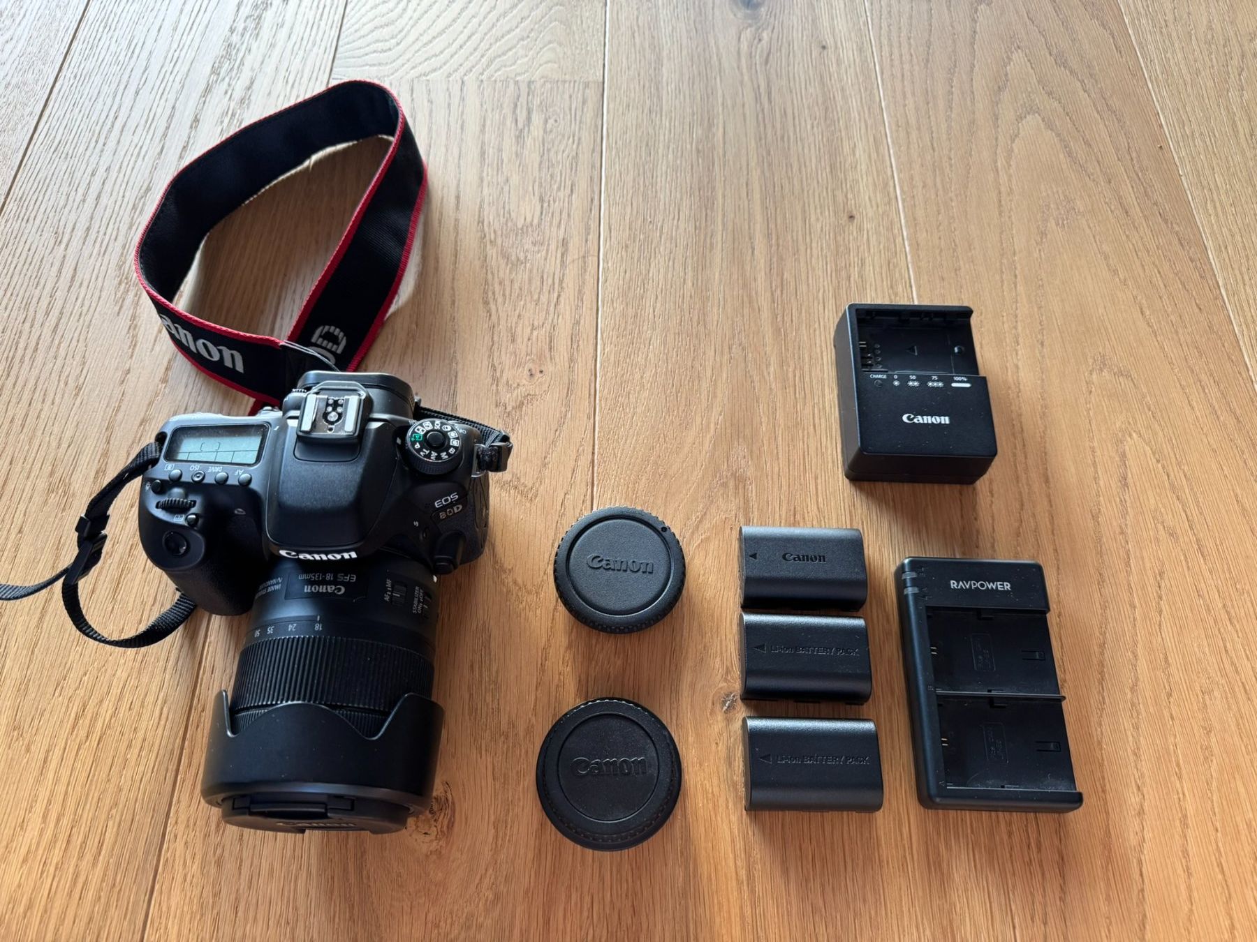 Canon Fotocamera: Canon EOS 80D Spiegelreflexkamera mit 18-135mm Objektiv – Usato da Eschen venduto da daniel_schwarz