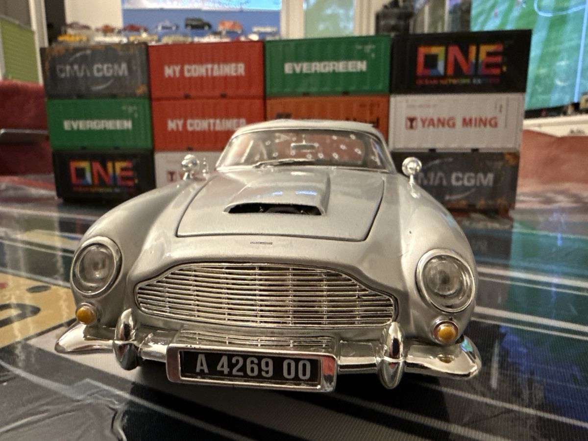 Aston Martin Modellini d'auto: Auto World Aston Martin James Bond – Nuovo (secondo la descrizione) da Basel venduto da Zomeg 4