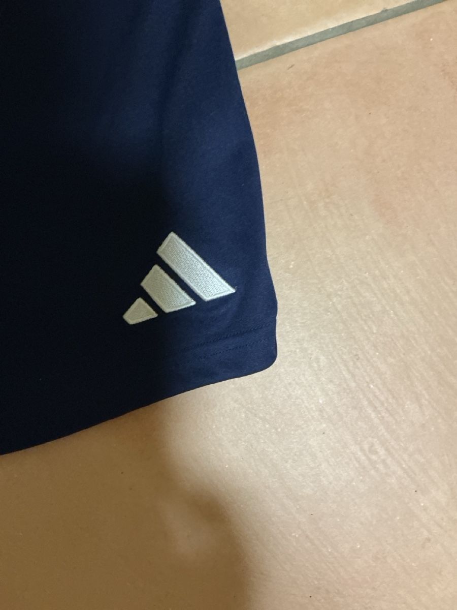 Adidas Pantaloni: Shorts Adidas bleu taille 164 neuf – Nuovo (secondo la descrizione) da Gland venduto da Dedecop2 1