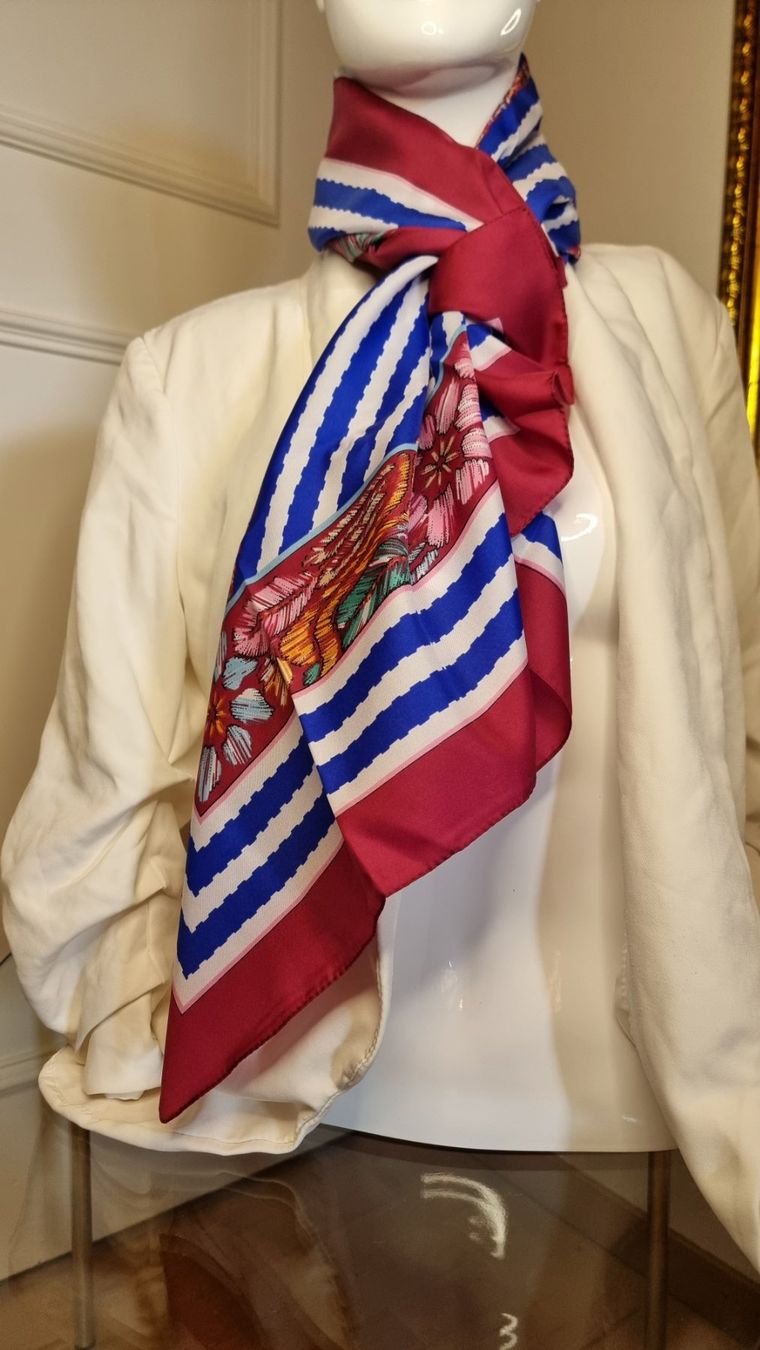 Foulard & Sciarpe: Schicker tuch, Bordeaux/Blau gestreift, Blumenmuster – Usato da Wald ZH venduto da CapLux 3
