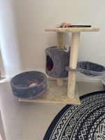 Kratzbaum Katzenmöbel grau mit Liegemulden guter Zustand