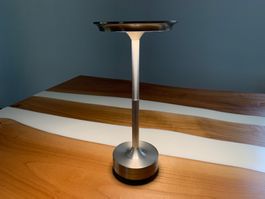 Tischlampe mit Akku dimmbar aus Aluminium silber